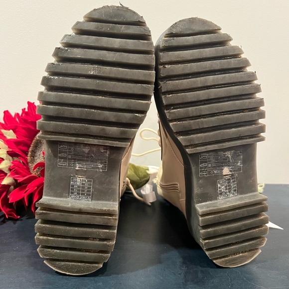 Forever 21 Chunky Platform Combat Boots Beige/Size 6 - Picture 4 of 10